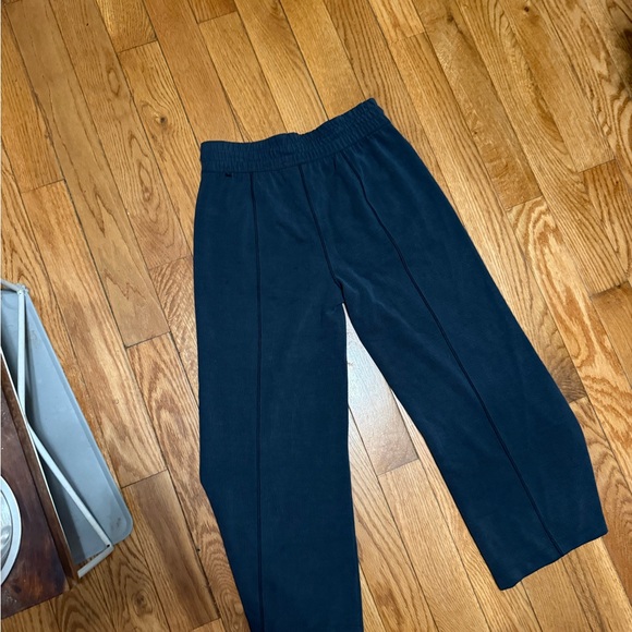 Lululemon Gray Hi-rise Cropped Ribbed SoftStreme - Picture 2 of 4